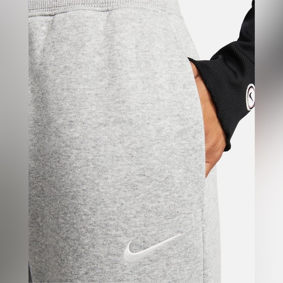 Nike Wide Leg Sweatpants - Picture 2 of 3